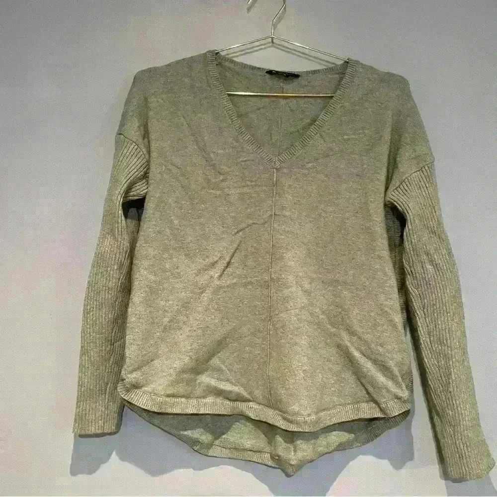Denver Hayes women’s  sweater